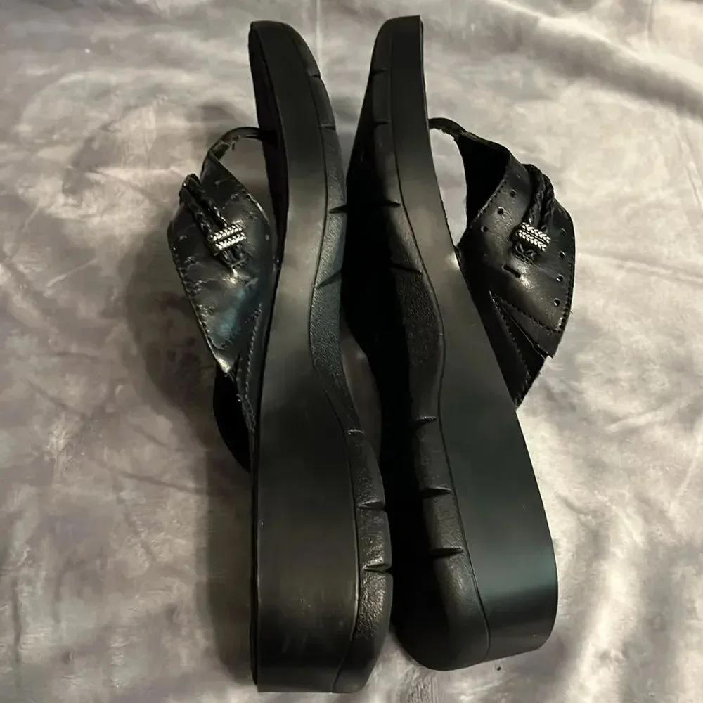 BareTraps Obvious Black Leather Thong Sandals